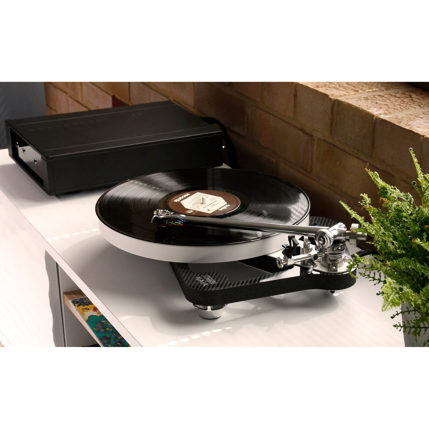Rega Naia Reference Turntable